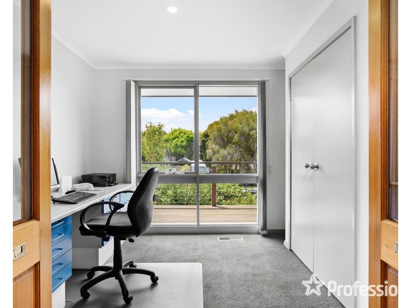 19 Dobell Place, Mooroolbark VIC 3138