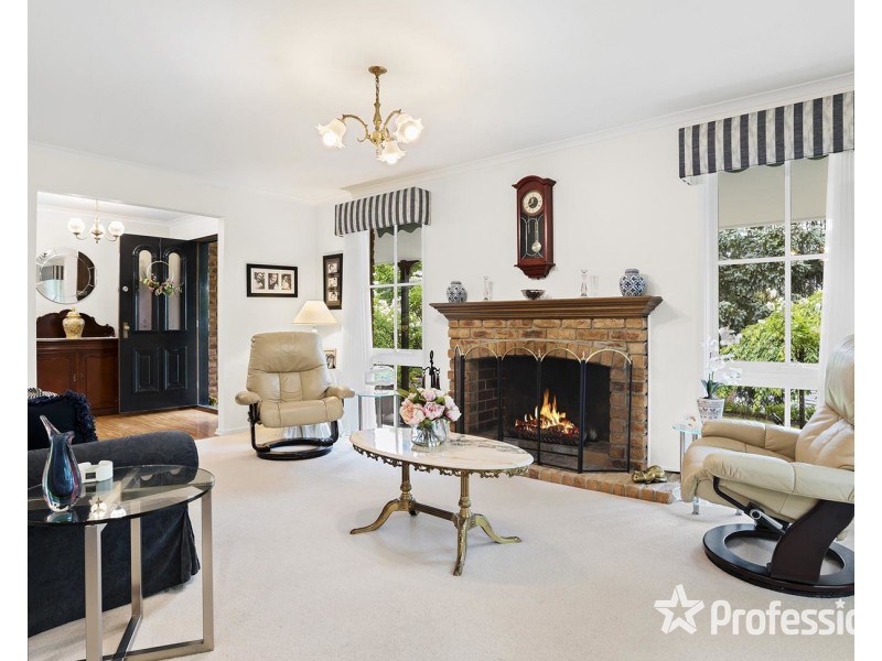 22 Narr Maen Drive, Croydon Hills VIC 3136