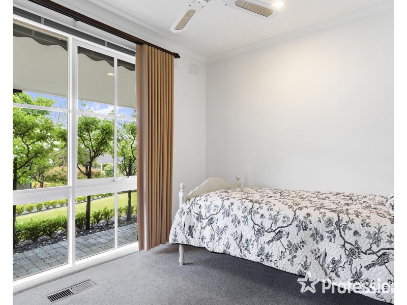 22 Narr Maen Drive, Croydon Hills VIC 3136