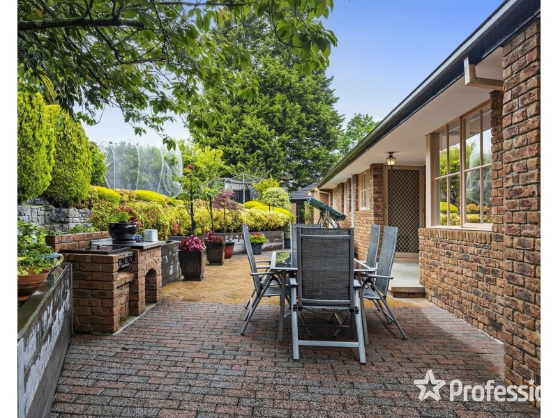 22 Narr Maen Drive, Croydon Hills VIC 3136