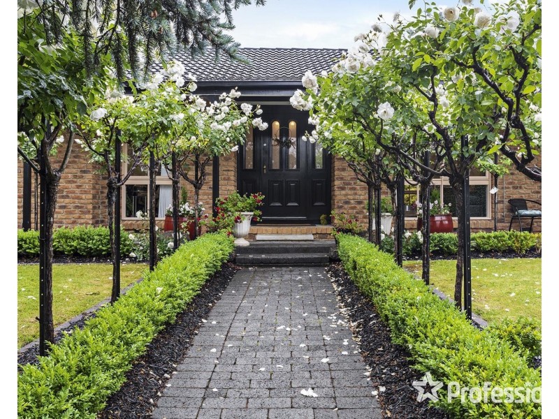 22 Narr Maen Drive, Croydon Hills VIC 3136