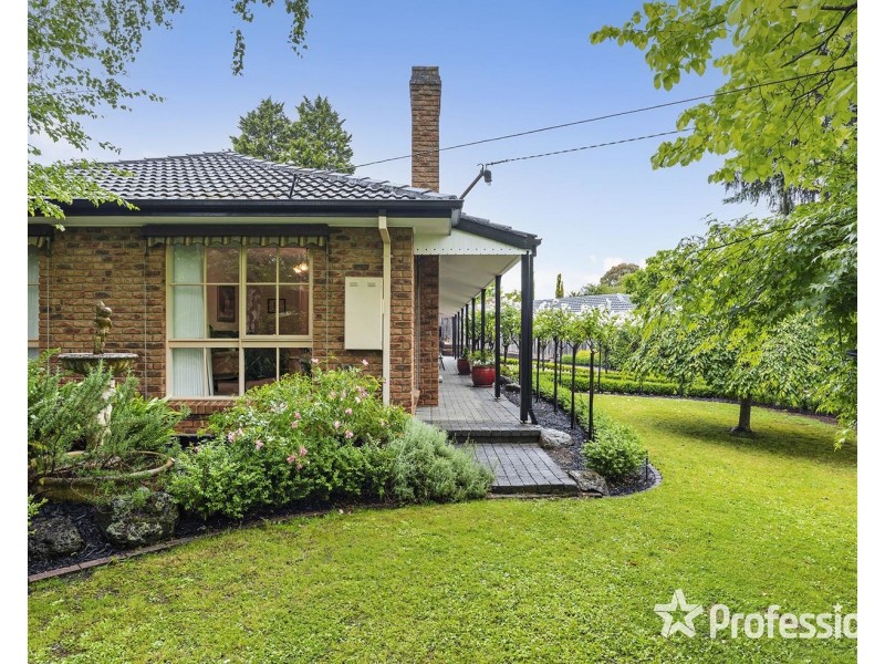 22 Narr Maen Drive, Croydon Hills VIC 3136