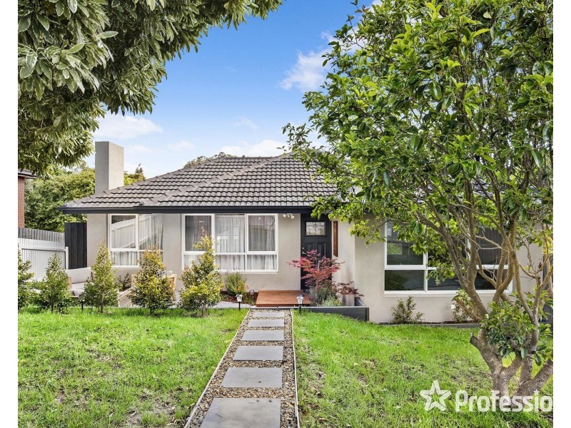 73 Esther Crescent, Mooroolbark VIC 3138