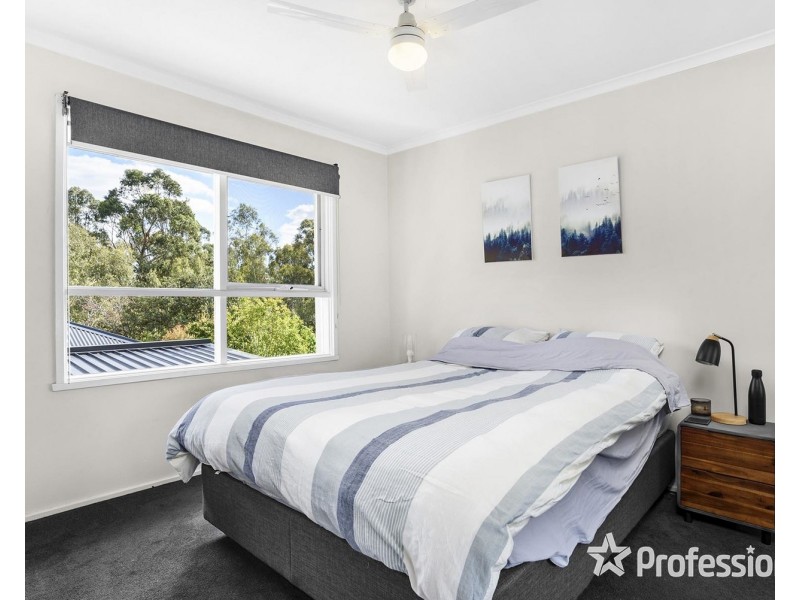 73 Esther Crescent, Mooroolbark VIC 3138