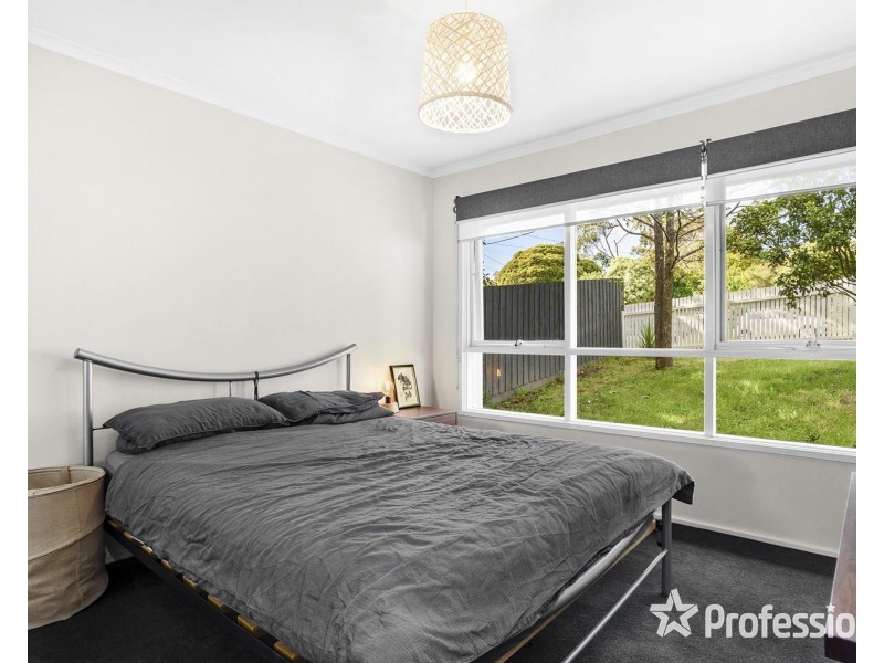 73 Esther Crescent, Mooroolbark VIC 3138