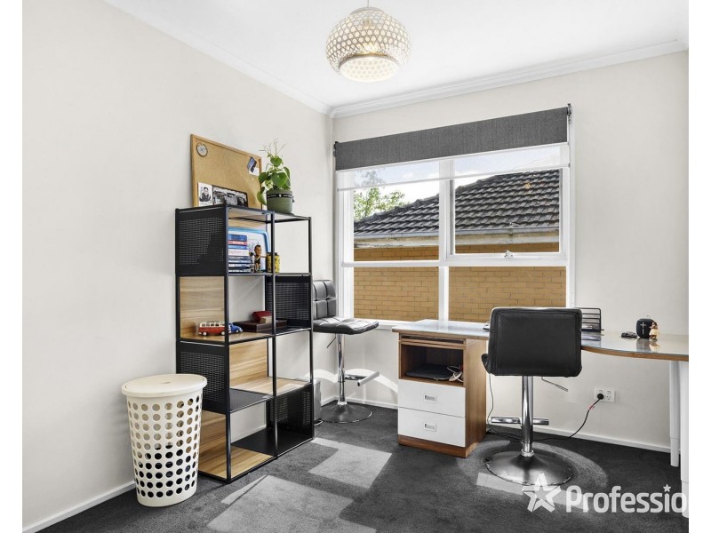 73 Esther Crescent, Mooroolbark VIC 3138