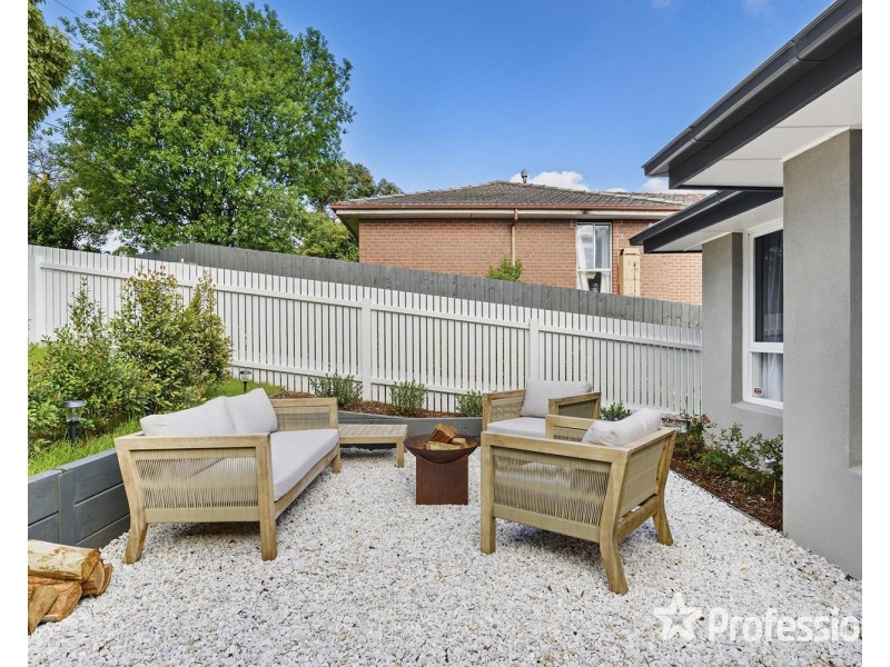 73 Esther Crescent, Mooroolbark VIC 3138