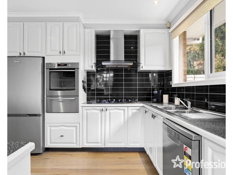 84 Landscape Drive, Mooroolbark VIC 3138