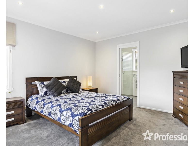 84 Landscape Drive, Mooroolbark VIC 3138