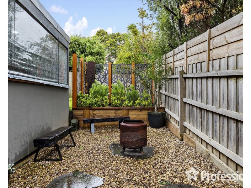 84 Landscape Drive, Mooroolbark VIC 3138