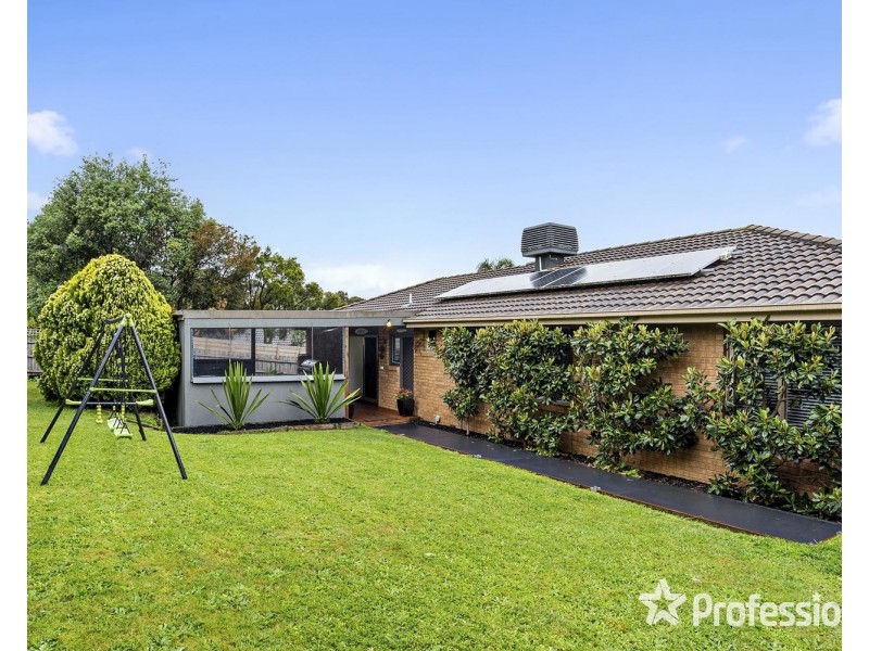 84 Landscape Drive, Mooroolbark VIC 3138
