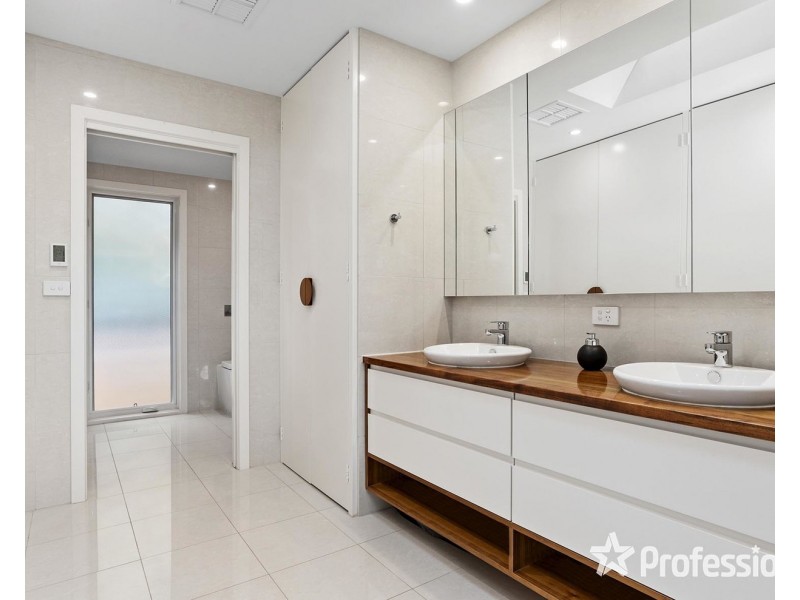 23-25 Smithacres Road, Montrose VIC 3765