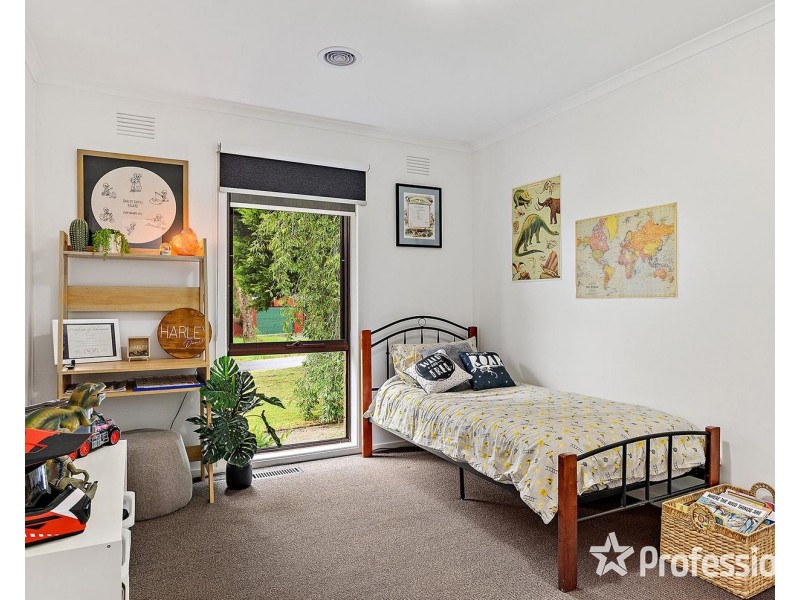 15 Drummond Road, Seville VIC 3139