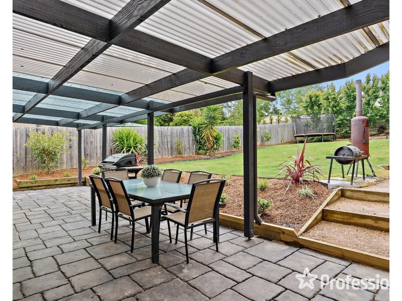 15 Drummond Road, Seville VIC 3139