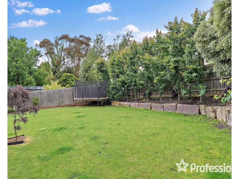 15 Drummond Road, Seville VIC 3139