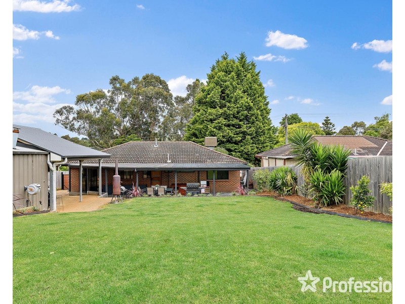 15 Drummond Road, Seville VIC 3139