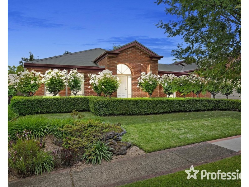 6 Meadowbank Avenue, Chirnside Park VIC 3116