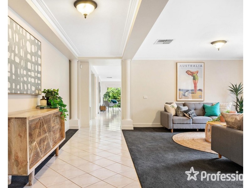 6 Meadowbank Avenue, Chirnside Park VIC 3116