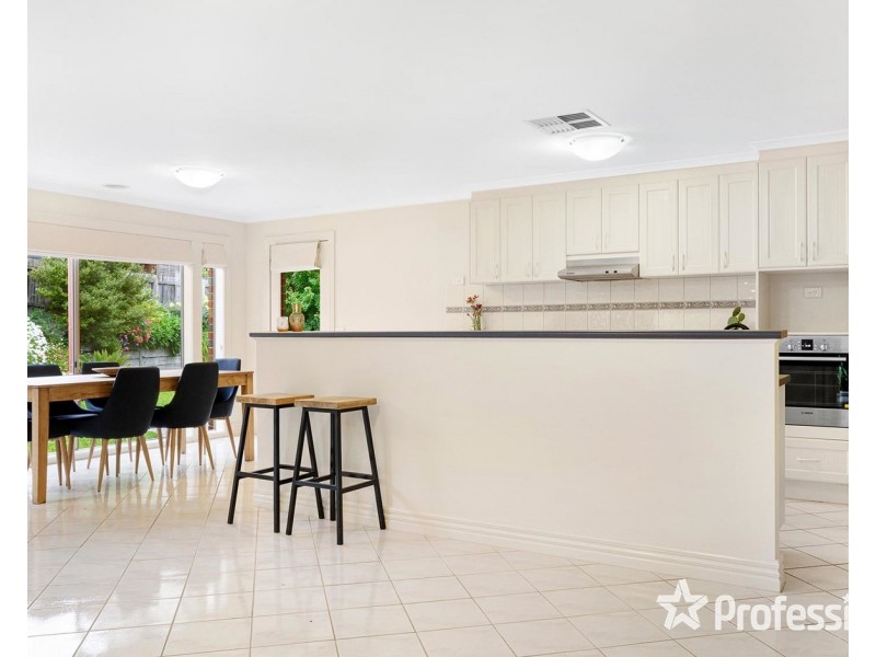 6 Meadowbank Avenue, Chirnside Park VIC 3116