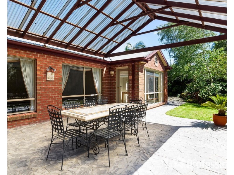 6 Meadowbank Avenue, Chirnside Park VIC 3116