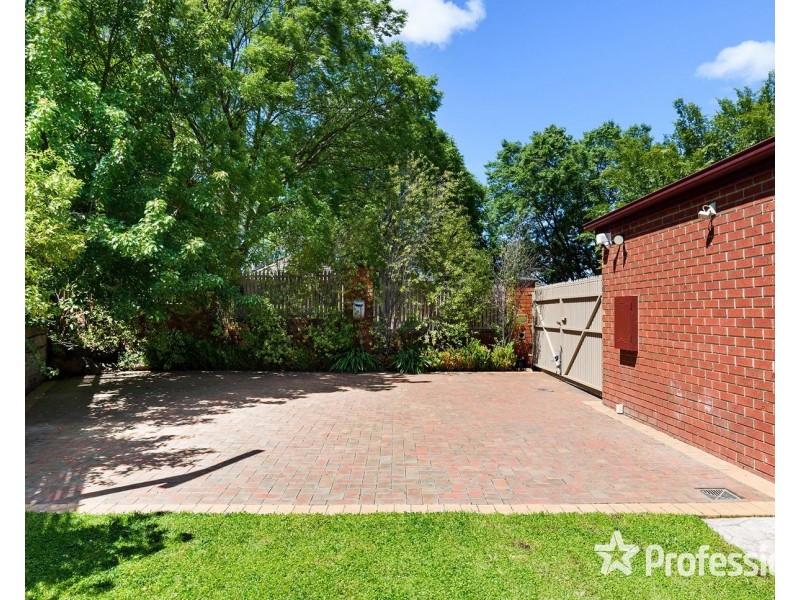 6 Meadowbank Avenue, Chirnside Park VIC 3116