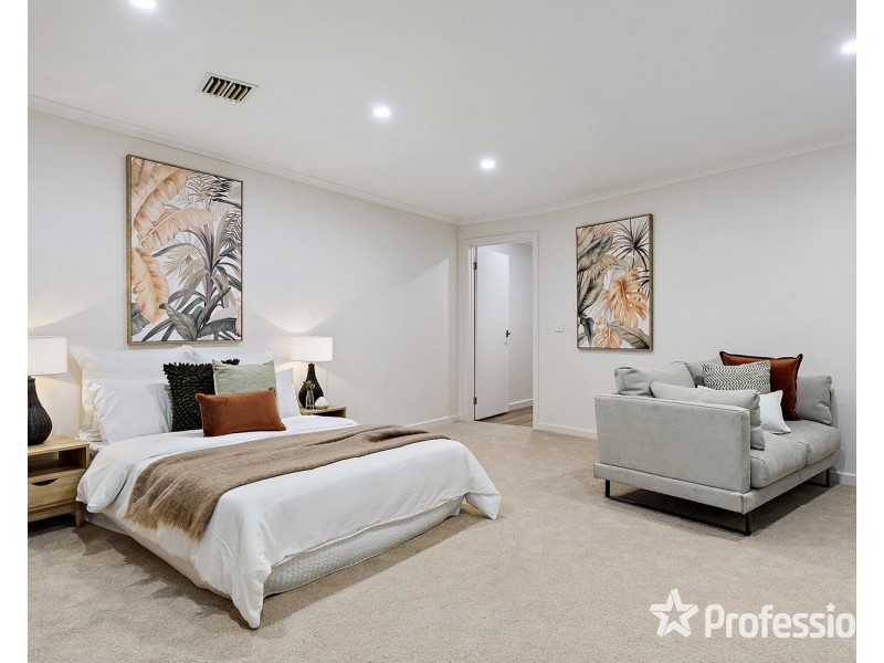 2/13-15 Paul Street, Croydon VIC 3136