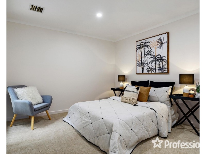 2/13-15 Paul Street, Croydon VIC 3136