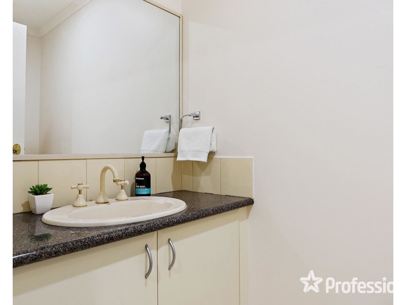 2/13-15 Paul Street, Croydon VIC 3136