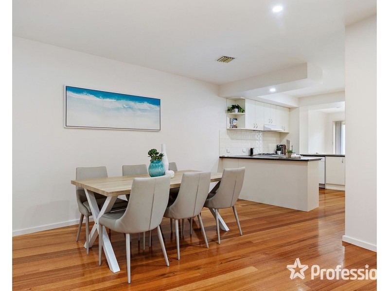 2/13-15 Paul Street, Croydon VIC 3136