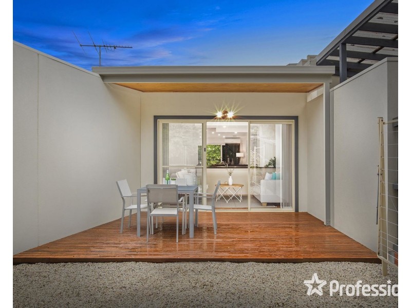 2/13-15 Paul Street, Croydon VIC 3136