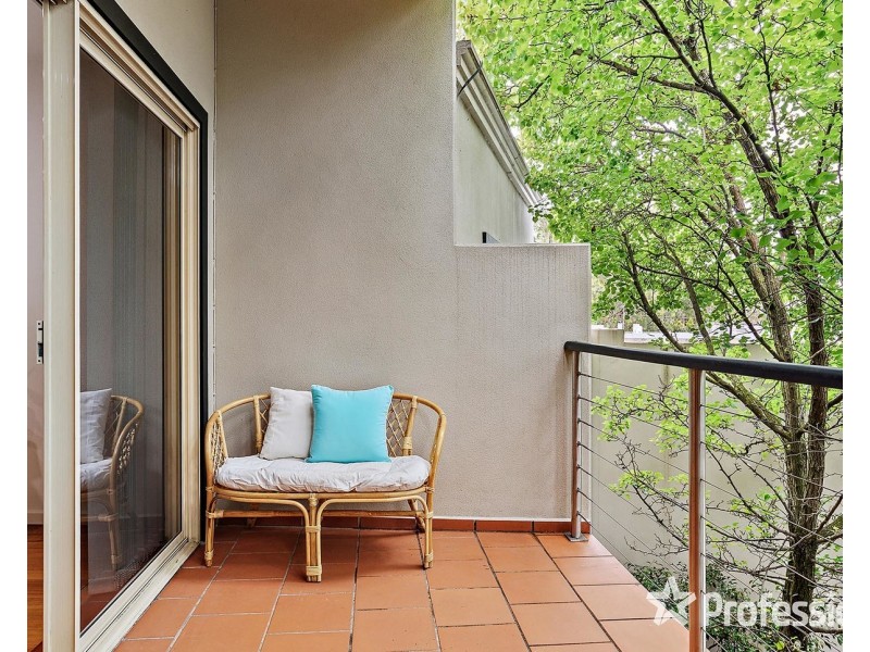 2/13-15 Paul Street, Croydon VIC 3136