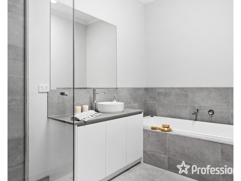 47a Sellick Drive, Croydon VIC 3136