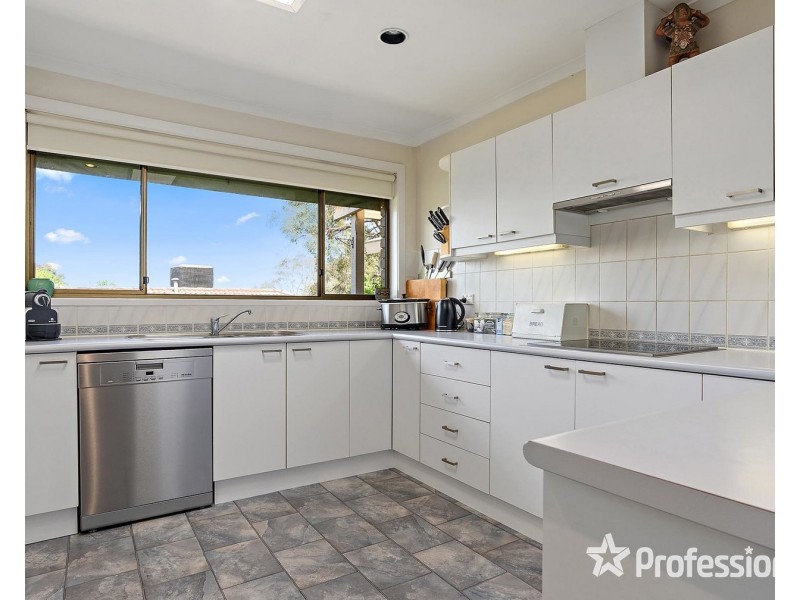 5 Arkarra Court, Mooroolbark VIC 3138