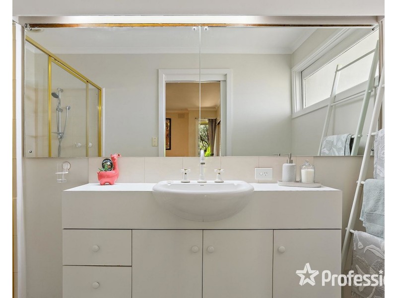 5 Arkarra Court, Mooroolbark VIC 3138