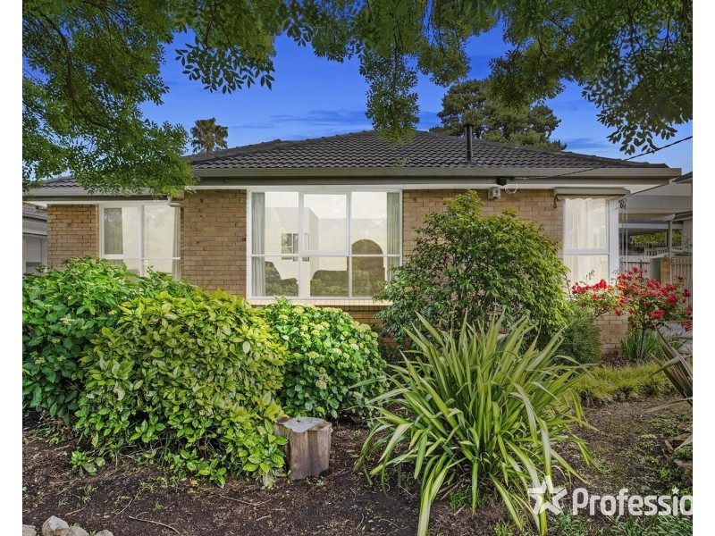 124 Eastfield Road, Croydon South VIC 3136