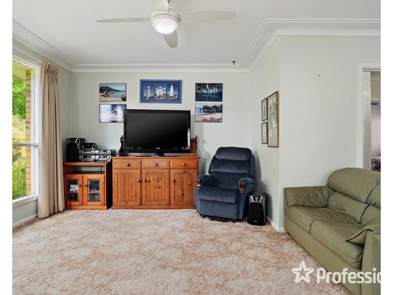 124 Eastfield Road, Croydon South VIC 3136