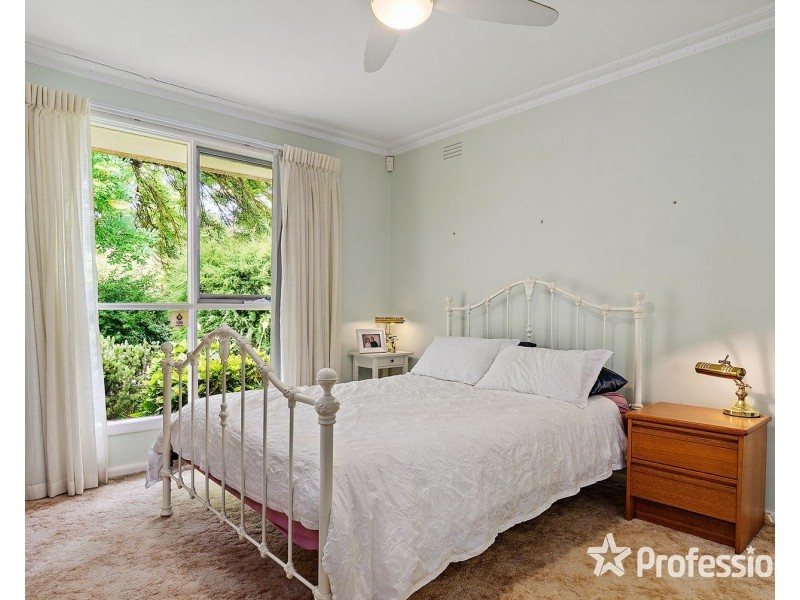 124 Eastfield Road, Croydon South VIC 3136