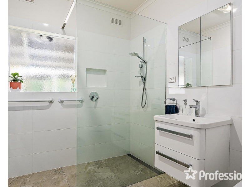 124 Eastfield Road, Croydon South VIC 3136