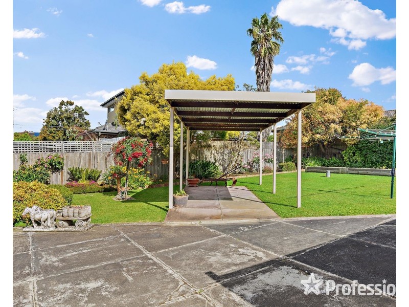 124 Eastfield Road, Croydon South VIC 3136