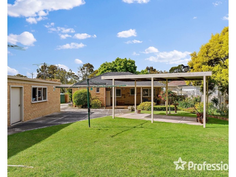 124 Eastfield Road, Croydon South VIC 3136
