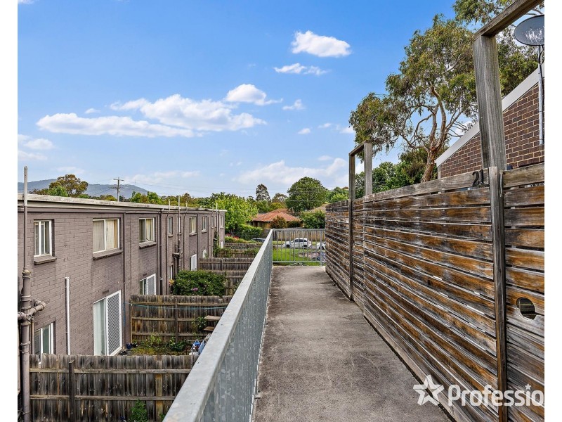 8-10 Mount View Parade, Mooroolbark VIC 3138