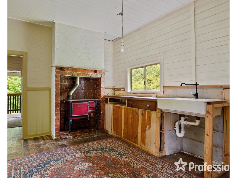 4 Lloyds Road, Powelltown VIC 3797