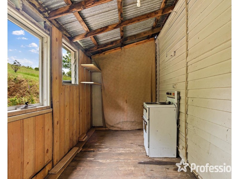 4 Lloyds Road, Powelltown VIC 3797