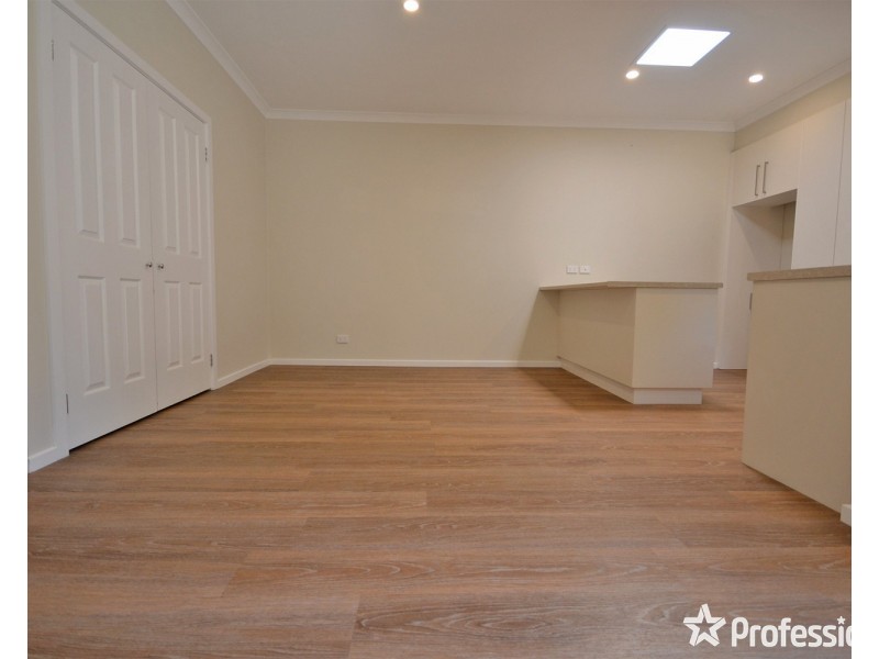 2/4 Carole Avenue, Chirnside Park VIC 3116