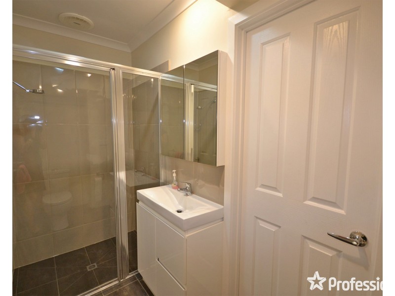 2/4 Carole Avenue, Chirnside Park VIC 3116