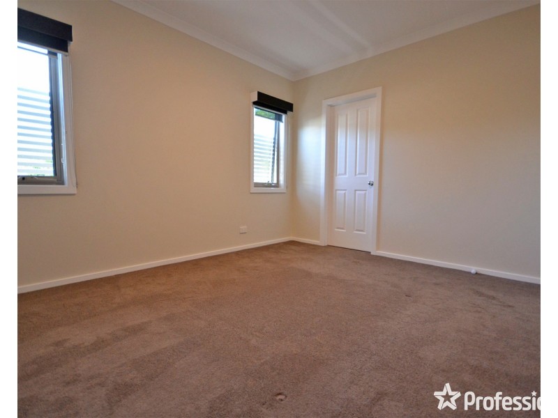 2/4 Carole Avenue, Chirnside Park VIC 3116