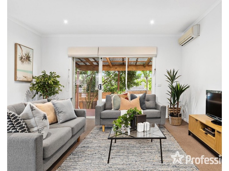 15a Sheldon Avenue, Mooroolbark VIC 3138