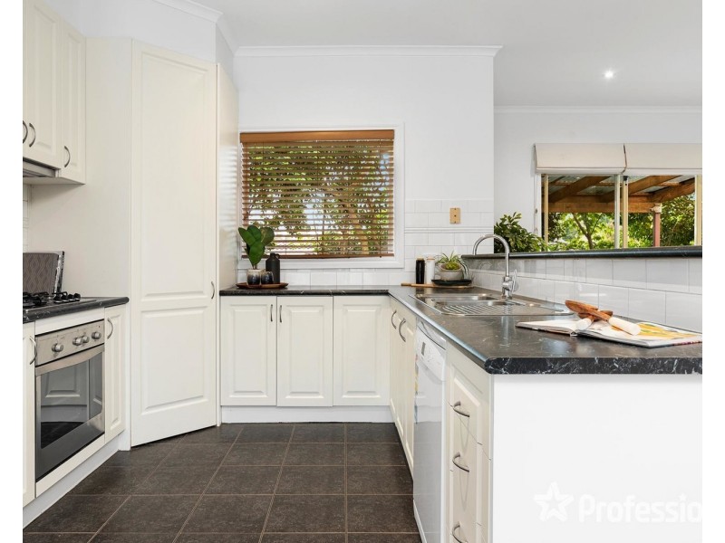 15a Sheldon Avenue, Mooroolbark VIC 3138