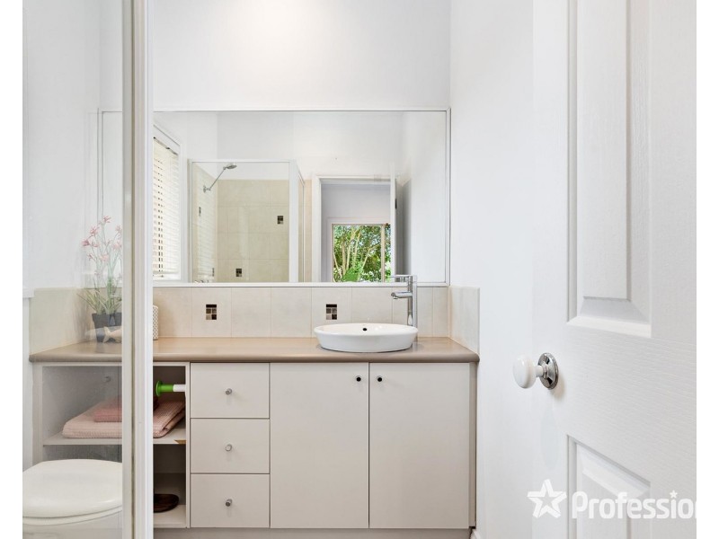 15a Sheldon Avenue, Mooroolbark VIC 3138