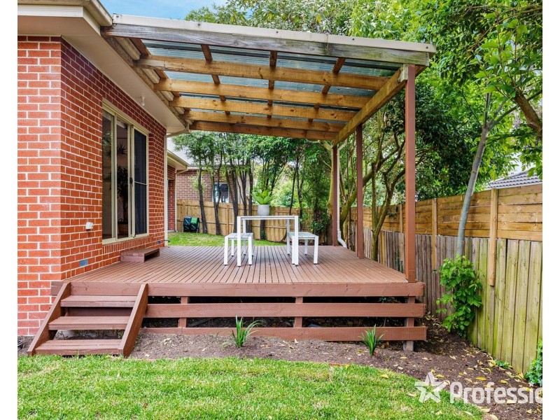 15a Sheldon Avenue, Mooroolbark VIC 3138